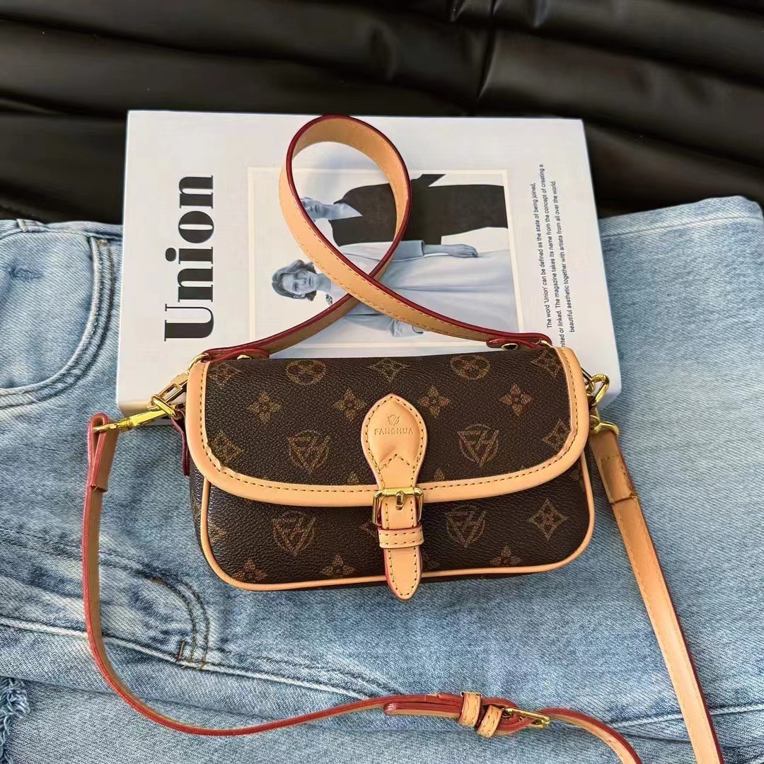 Free shipping women's bag, high-end, fashionable and casual monogram single-shoulder trendy crossbody bag 2025