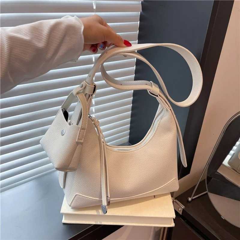 Famous Designer Leather Womens Shoulder Bag Luxury Brand Trendy Classic Elegant Artistry Elegant Vintage Daily BagW251117