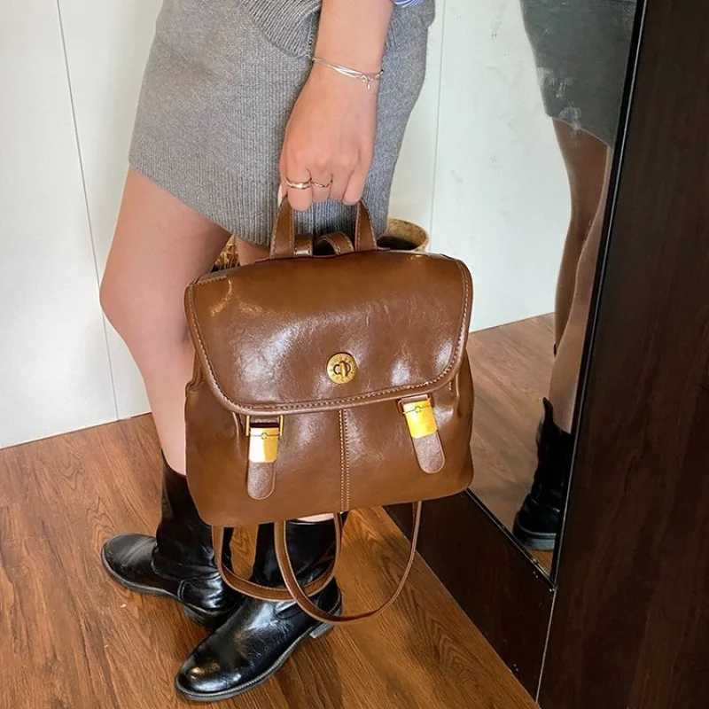 High-End Casual Leather Clutch Bag For Women With Trendy Letter And Fashionable Everyday UseW251117