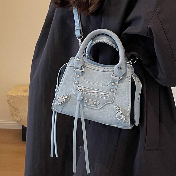 New Free Delivery Designer French Niche Casual Handbag For Women 2025 New Denim Texture Small Square Bag, Simple And Versatile Crossbody Bag Designer 
