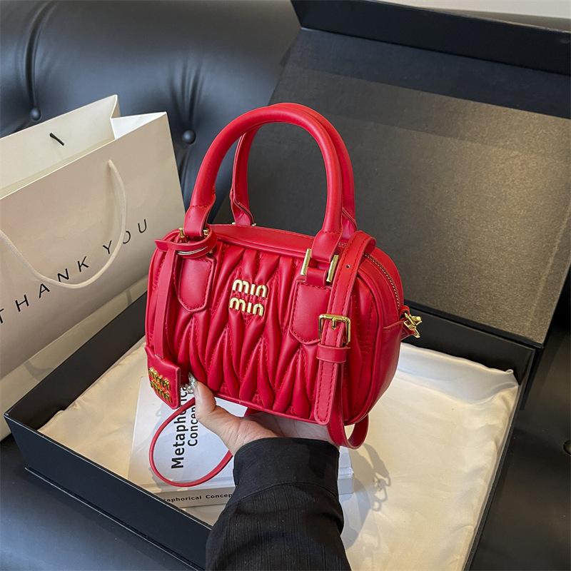 designer bag 2025 new Women's textured bag versatile, niche wrinkled handbag Popular and trendy explosive item this year Single-shoulder and cros