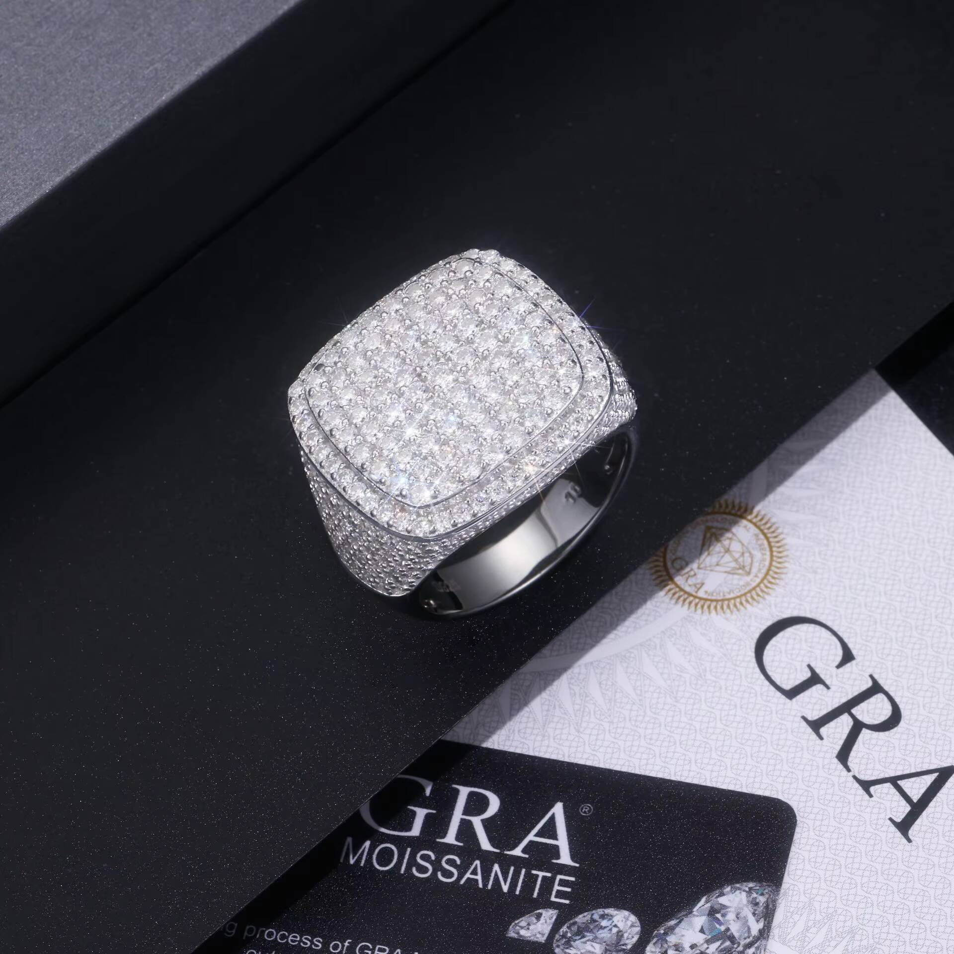 High Quality Hip Hop Jewelry Dubai Luxury Glaring Cool 925 Sterling Silver Iced Out Paved VVS Moissanite Diamond Mens Ring