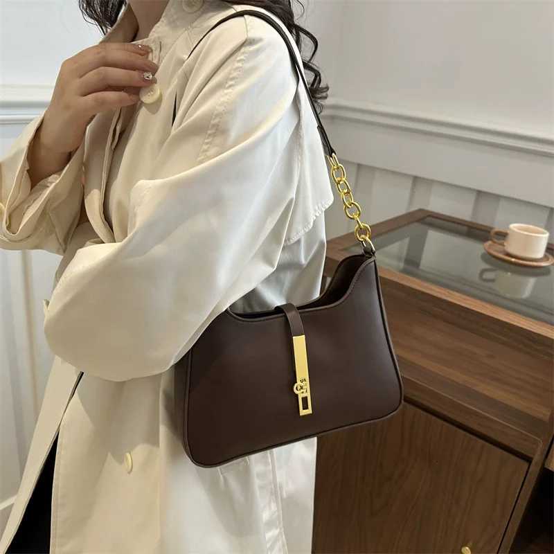 New Simple Shoulder Bag For Women Soft PU Leather Underarm Bag Solid Color Ladies Handbag Trendy Girls Small Square Bag ClutchW251117