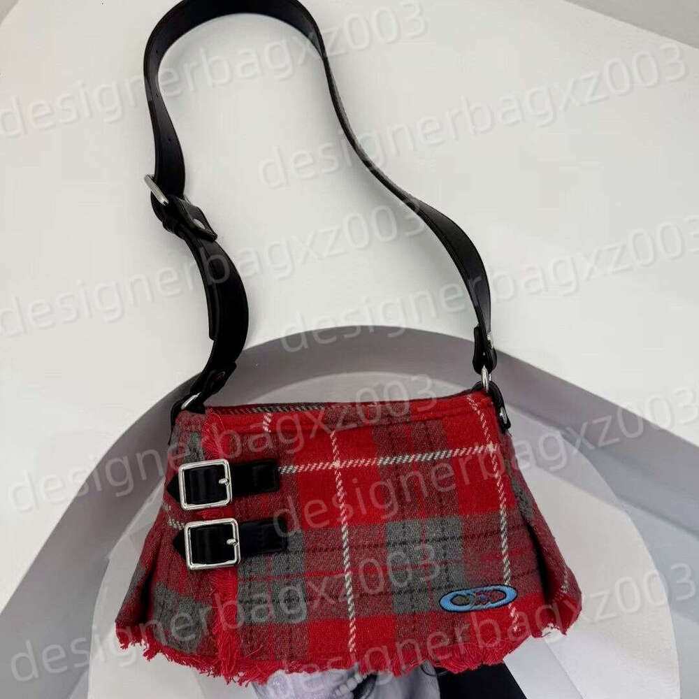 Viviennen West Wood Bag New Saturn Pattern Limited Edition Tote Basket Bag Woolen Women Coachwalletstore Single Shoulder Bags Red Grid Handbags Coachbackpack