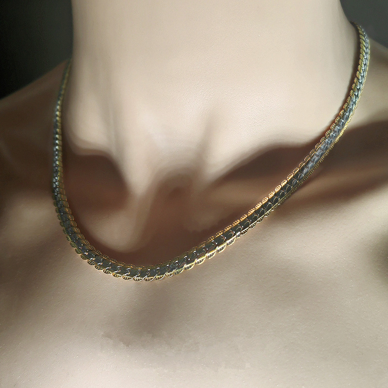 Chic Unisex Sterling Silver 925 Figaro Chain Pendant Necklace with 18K Gold Accents Versatile Jewelry for Celebrations