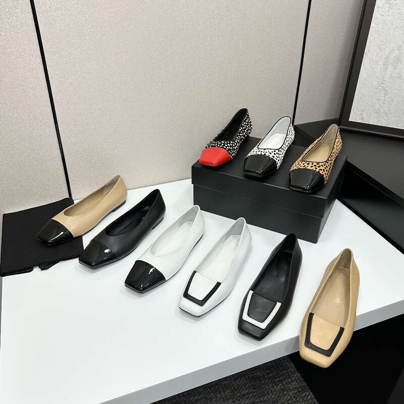 Women's satin ballet flats, inspired by ballerinas, are printed. Comfortable flat-headed Mary Jane shoes