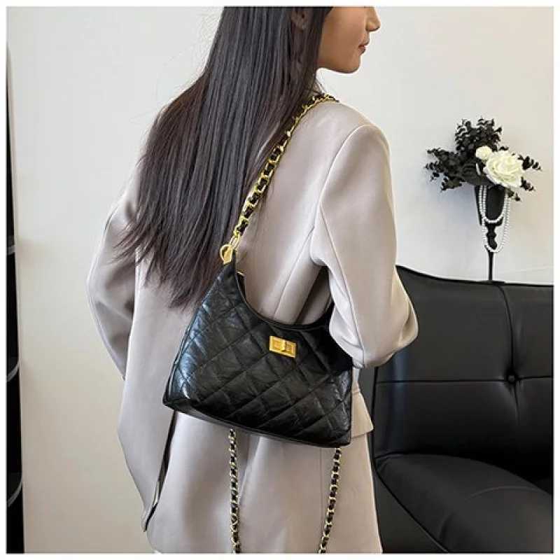 Elegant Leather Classic Designer Paris Inspired Bag Trendy Crossbody Handbag With Solid Color For Women Leisure And BusinessW251117