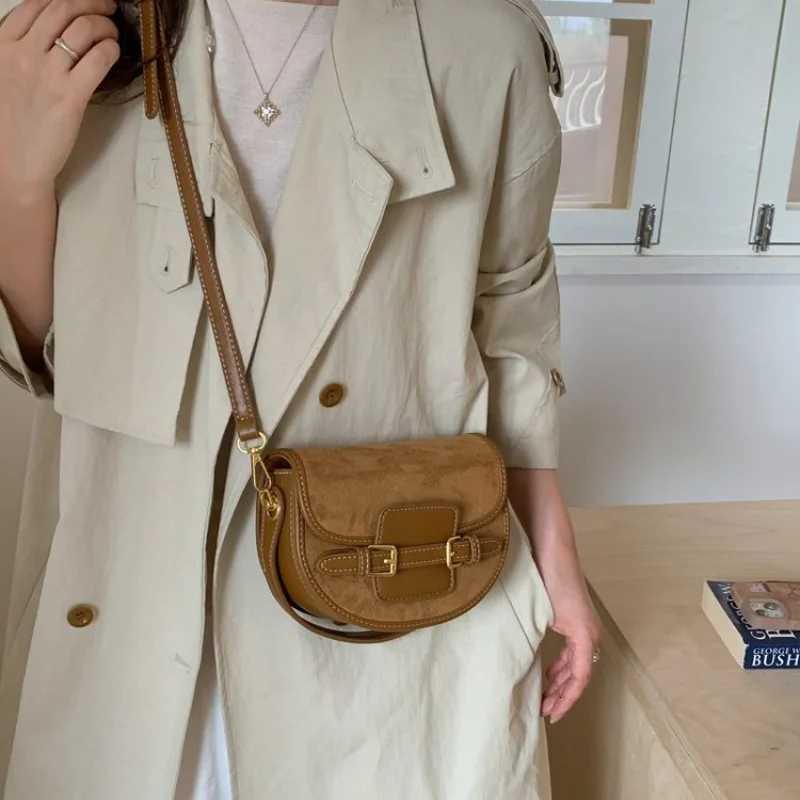 Womens Elegant Leather Tote Bag Featuring Trendy Design And Casual Vintage Vibe Perfect For Daily CarryW251117