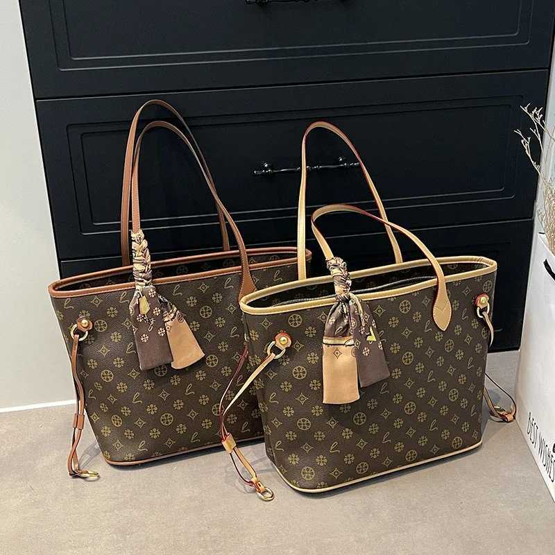 Classic Elegant Leather Messenger Bag Crossbody Shoulder Handbag For Women By Famous DesignerW251117