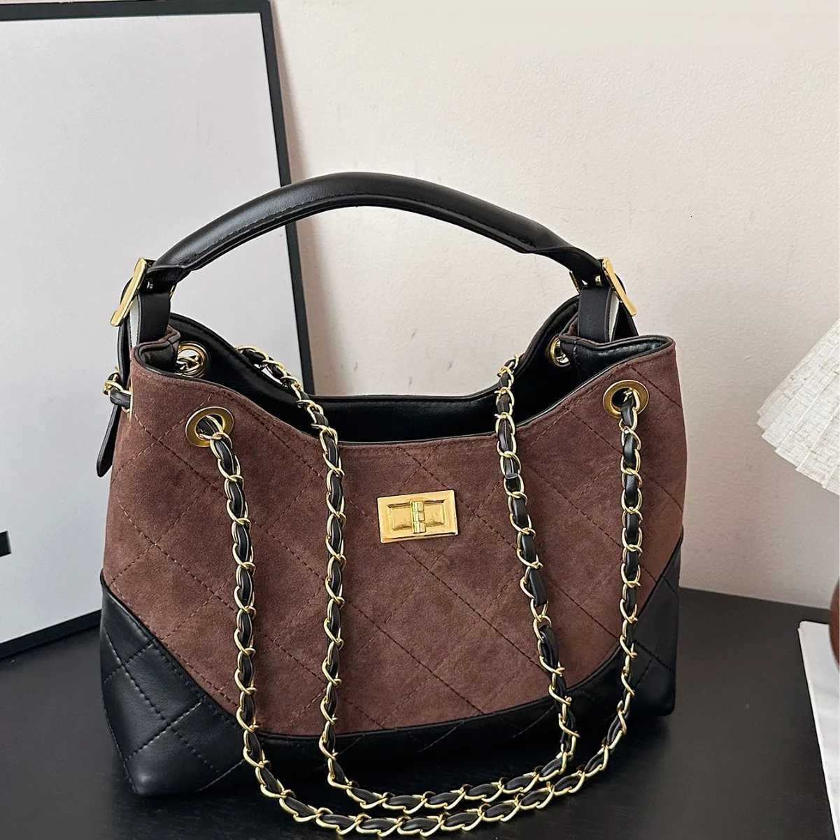 Vintage Matte Underarm Bag Chain Strap Shoulder Purse for Women Textured Crossbody Tote Chic Day-to-Night Bag Luxe Sling BagW251117
