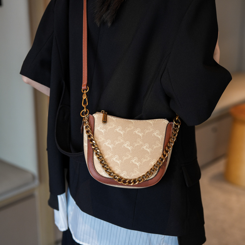 Free shipping new printed shoulder crossbody bag chain temperament handbag handbag texture small bag 2025s hot