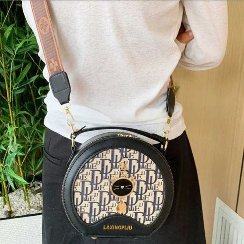 Elegant Micro Crossbody Bag For Ladies For Essential Carry Only In Luxurious Miniature LeatherW251117