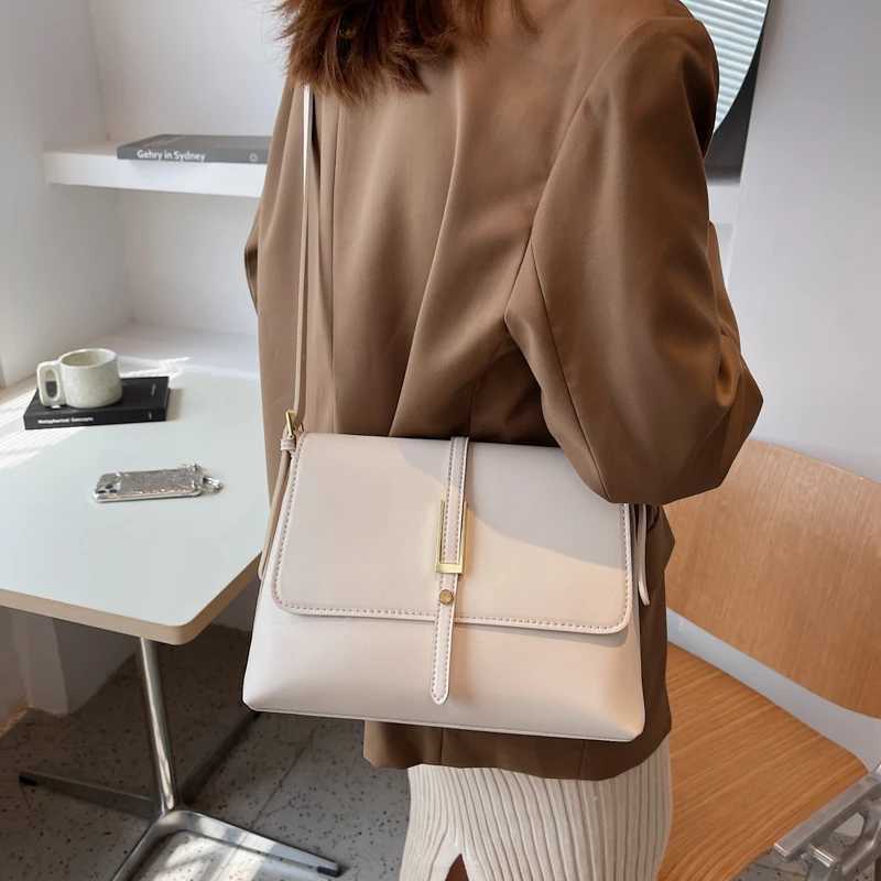 MOODS Classic Flap Shoulder Bags For Women 2023 Luxury Designer Handbag Retro Pure Color Large Capacity Messenger Bag Sac A MainW251117