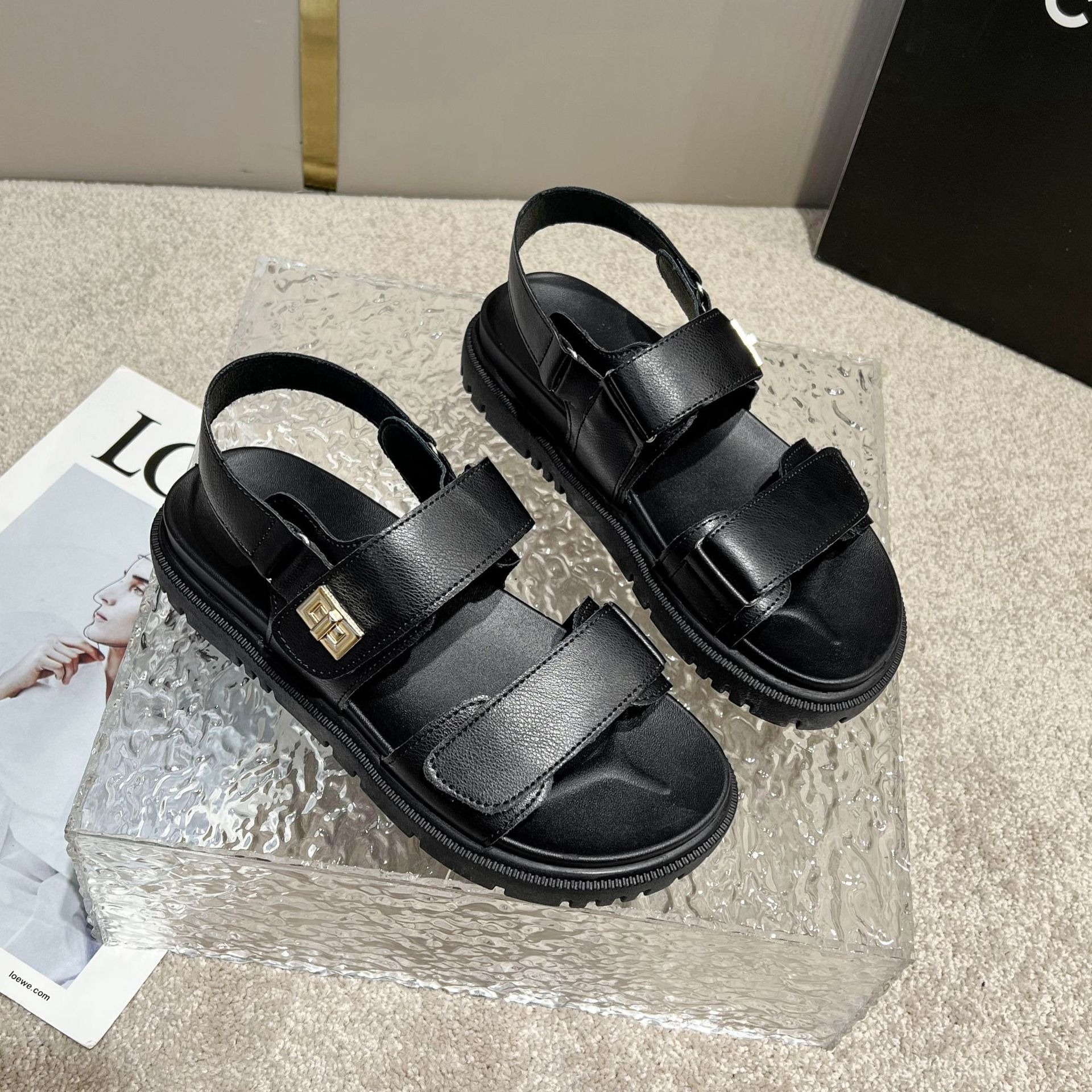 free Shipping Designer Thick soled sandals Women's non slip slippers Height increasing sandals Wearing casual clothes outside Beach sports sandal