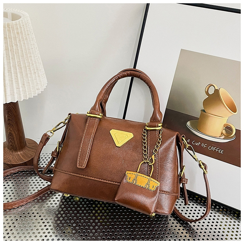 Designer free shipping designers bags for womens ladies 2025 New Handheld Commuter Single Shoulder Crossbody Bag High End Simple