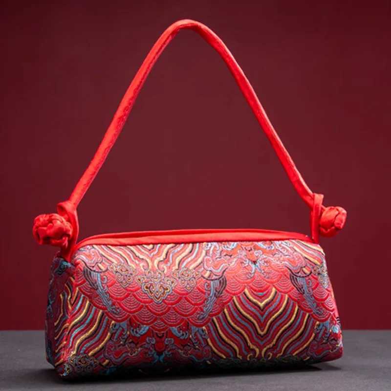 New Arrival New Silk Embroidered Womens Bag Fashion Match Bridal Womens Handbag Clutch Bag Z250417