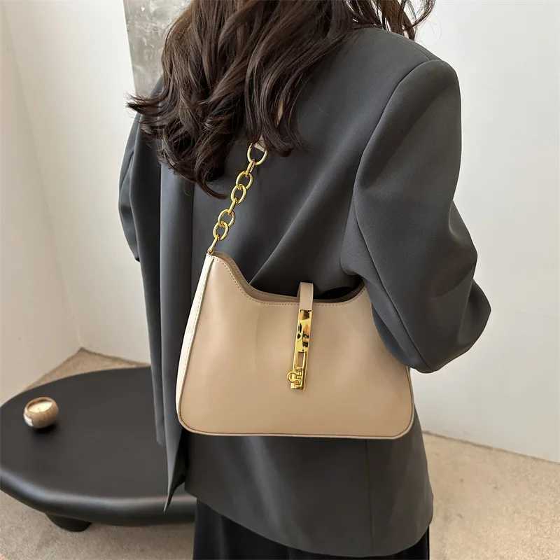 New Simple Shoulder Bag For Women Soft PU Leather Underarm Bag Solid Color Ladies Handbag Trendy Girls Small Square Bag ClutchW251117