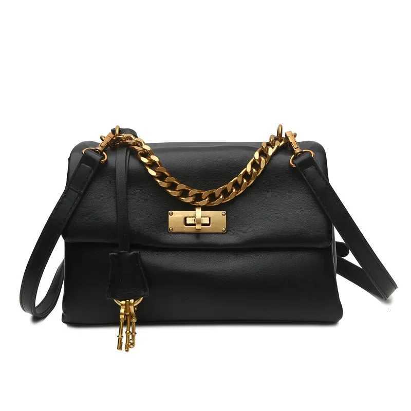New in 2025 Womens Stylish Underarm Bag Tote - Handbag Combo Chain Baguette Design Fashion - forward One - shoulder CrossbodyW251117