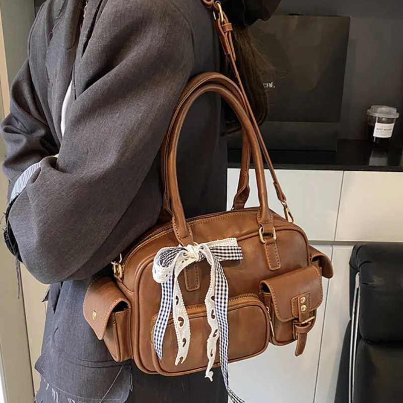 Korean Large Capacity Brown Bowling Handbag Womens Shoulder Bag Retro Multiple Pockets Pillow Bag Brand Trend Bag Shopper PurseW251115