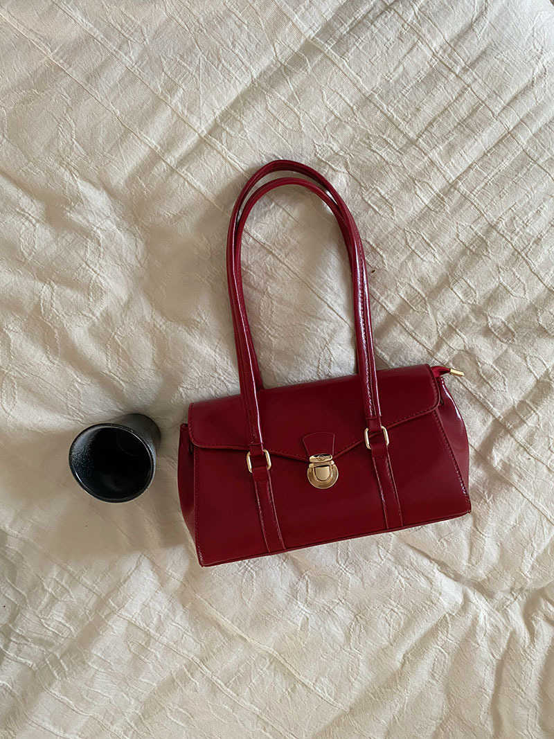 Fashionable Womens Red Crocodile Pattern Handbag Small Size Crossbody Bag Mommy Bag Durable Hard Shell Z250303