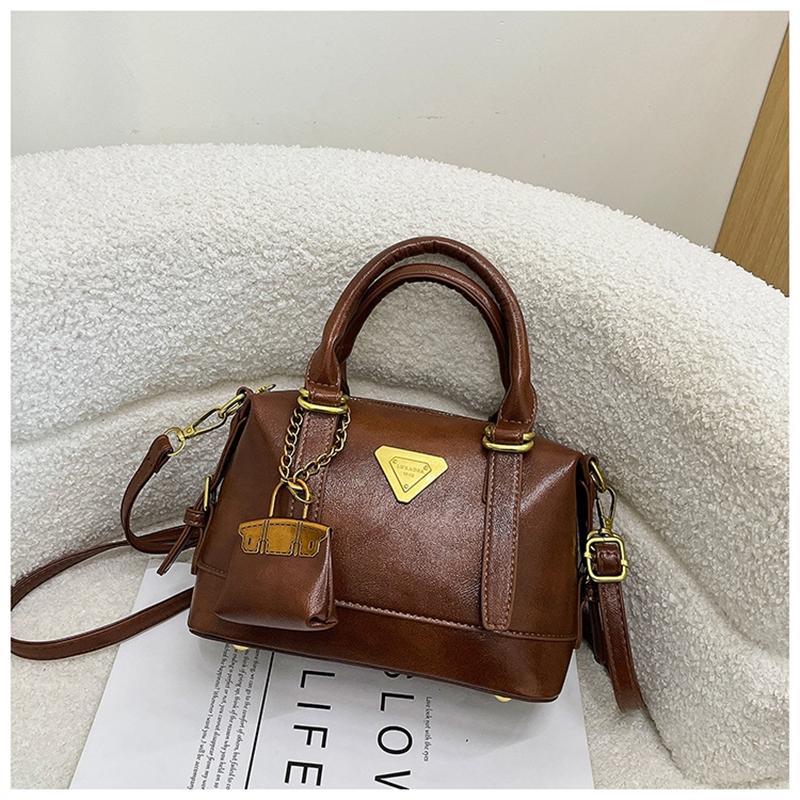 Designer free shipping designers bags for womens ladies 2025 New Handheld Commuter Single Shoulder Crossbody Bag High End Simple