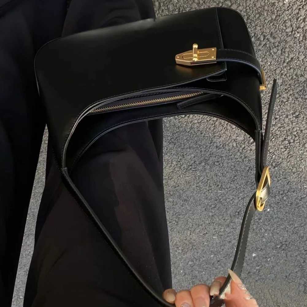 Women Simple Armpit Bag Large Capacity PU Underarm Bag Retro Commuting Bags Solid Color Stylish Clutch Purse Trendy Shopping BagW251117