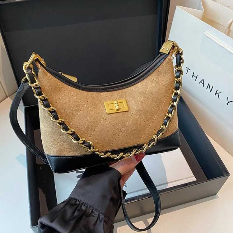 Classic Leather Messenger Bag For Women - Stylish Commuter Tote With Large Capacity And Vintage CharmW251117