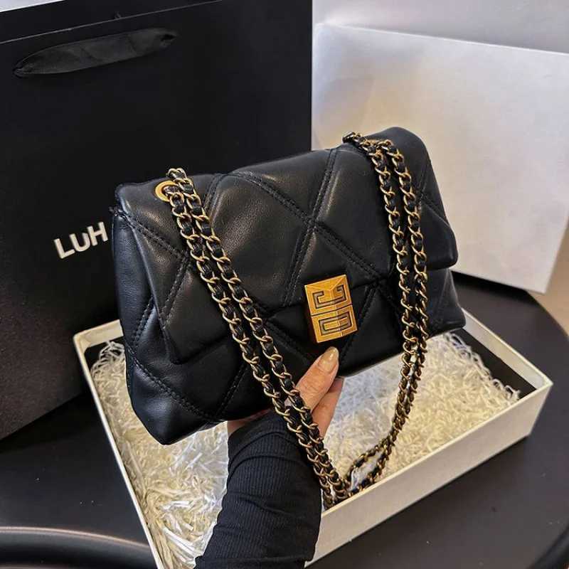 Fashionable Luxury Brand Leather Womens Messenger Bag Elegant Classic Sleek Texture Trendy Vintage Daily Commuter BagW251117