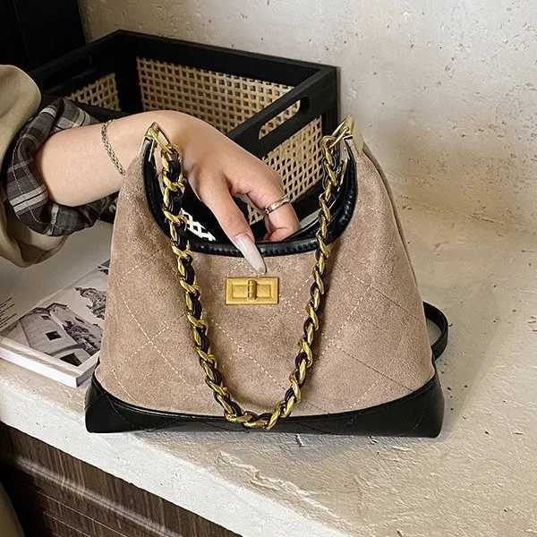 New Suede Underarm Bag for Women Korean Version of Xiaoxiangfeng Chain Bag Diamond Messenger Bag Retro TrendyW251117