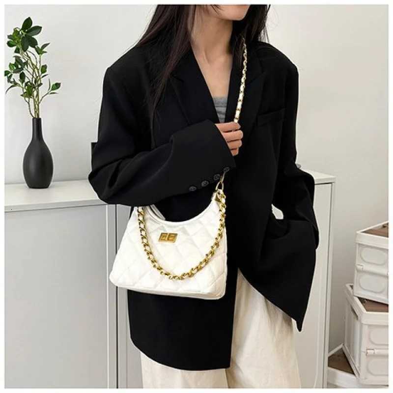 Elegant Leather Classic Designer Paris Inspired Bag Trendy Crossbody Handbag With Solid Color For Women Leisure And BusinessW251117