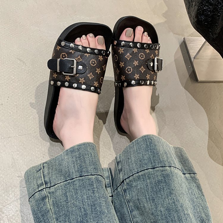 Summer New Design Premium Printed Beach Slippers Indoor Home Slippers Outdoor Non slip Soft Bottom Comfortable Versatile Buckle Slippers Free Shipping