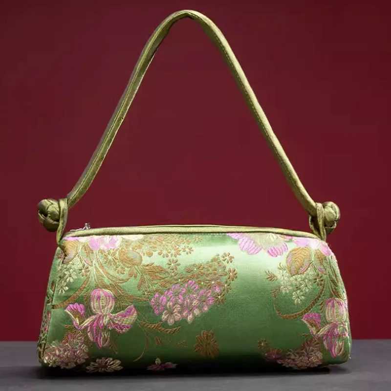 New Arrival New Silk Embroidered Womens Bag Fashion Match Bridal Womens Handbag Clutch Bag Z250417