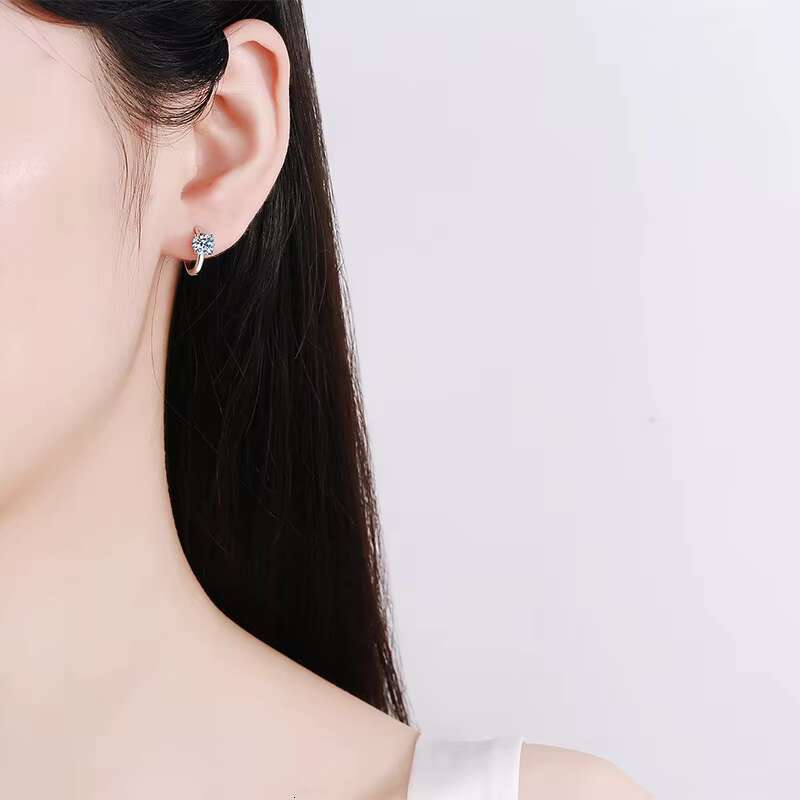 DHcollection Factory Wholesale Sterg Sier Earrings Women Simple 0.5ct Moissanite Hook Fashionable Jewelry for Parties Gifts