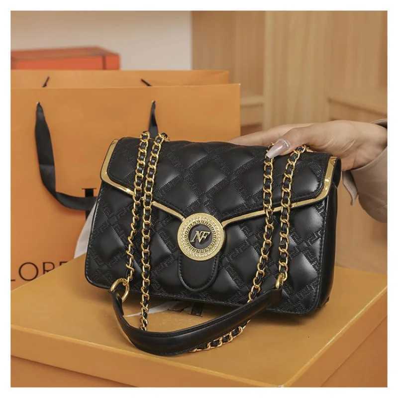 Popular Handbags For Women By Famous Designer High-Quality Leather With Chic Details Timeless Piece For Any OutfitW251117