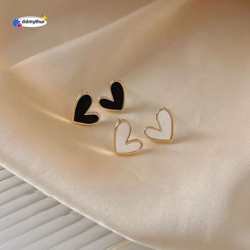 Korean Style Simple Small Black Stud Earrings For Women Cute Love Heart Shape Earring Girls Party Wedding Jewelry Gifts ddmythur