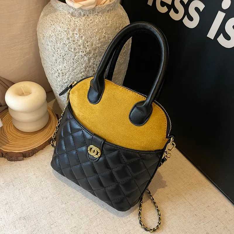 Simple Casual Shopper Tote Bag With Large Capacity For Women Fashionable Trendy And Leather FinishW251117