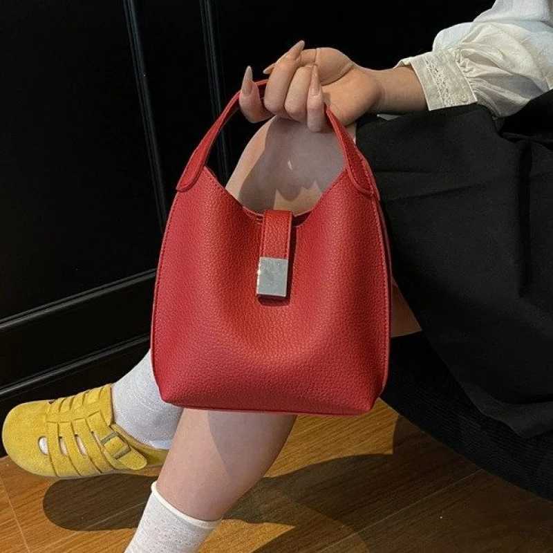 Popular Classic Leather Womens Messenger Bag High-End Luxury Brand Trendy Elegant Commuter Vintage Daily BagW251117
