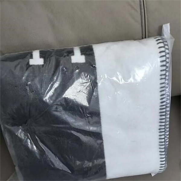 Letter Cashmere Blanket Crochet Soft Wool Shawl Portable Warm Plaid Sofa Travel Fleece Knitted Blankets towel tapestry 140x170cm Double bed blanket