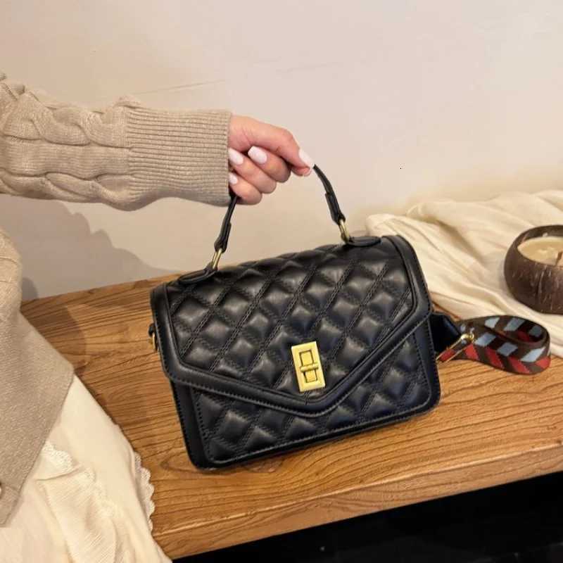 Womens Leather Handbag in Shoulder Style Famous Designer Elegant Classic Messenger Bag Luxury BrandW251117