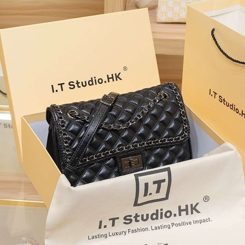 Hong Kong genuine leather armpit for women 2025 new fashionable diamond grid chain bag, high-end single shoulder crossbody small bag