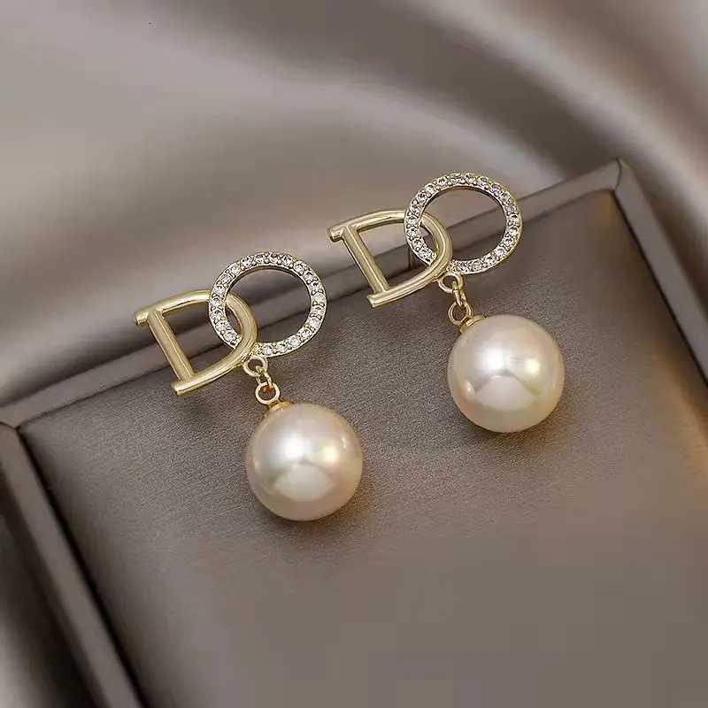 Korean Fashion Lady Earrings Rhinestone luxury Design DO Letter Earrings For Women Classic Pearl Pendant Earrings Party Jewelry K251117