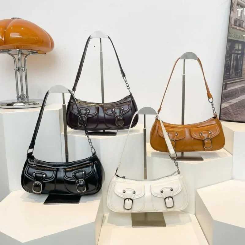 High-grade Temperament Ladies Fashion New Retro Underarm Bag Network Red Everything Instagram Simple Motorcycle Bag Good-lookingW251115