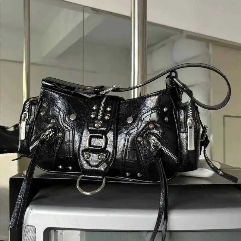 Bloom Vintage Black Y2k Shoulder Bags Women Sweet Cool Hot Girls Rivet Pu Leather Handbag Ladies Moto Biker Underarm Bag ChicW251115