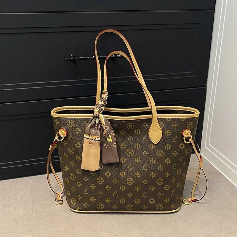 Classic Elegant Leather Messenger Bag Crossbody Shoulder Handbag For Women By Famous DesignerW251117