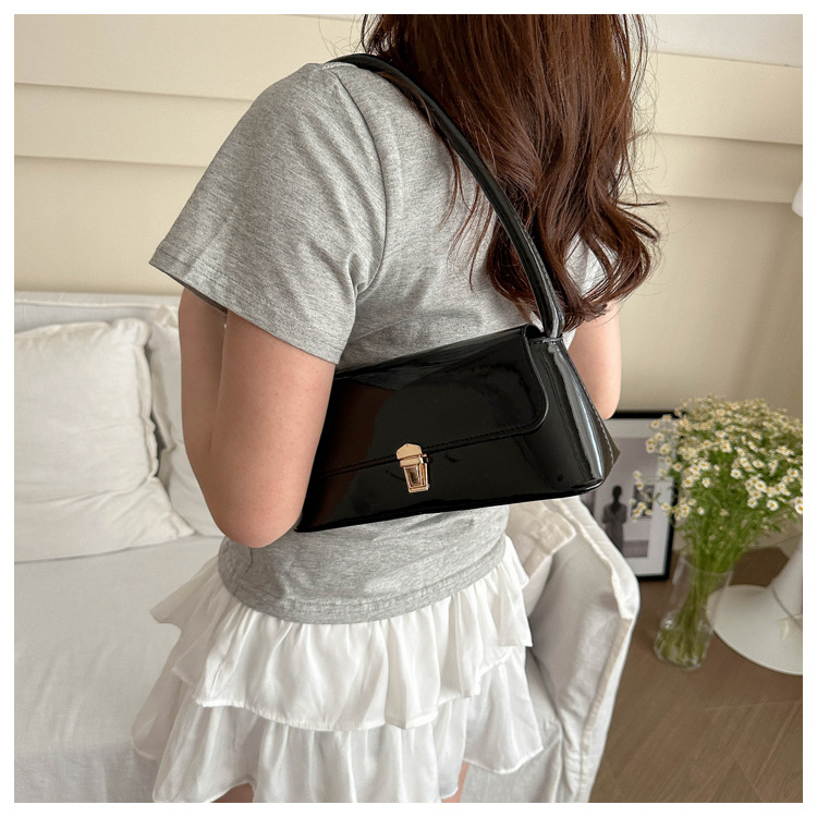 free shipping designers bags for womens ladies 2025 New Shoulder Bag Handheld Versatile Light Luxury Simple Fashionable for daily outfit