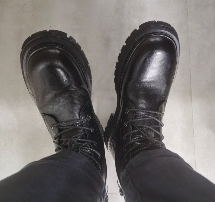 Boots Men Stylish Ankle Boots Winter Classic Lace-up Antiskid Thick Bottom Boots Men Casual Leather Shoes