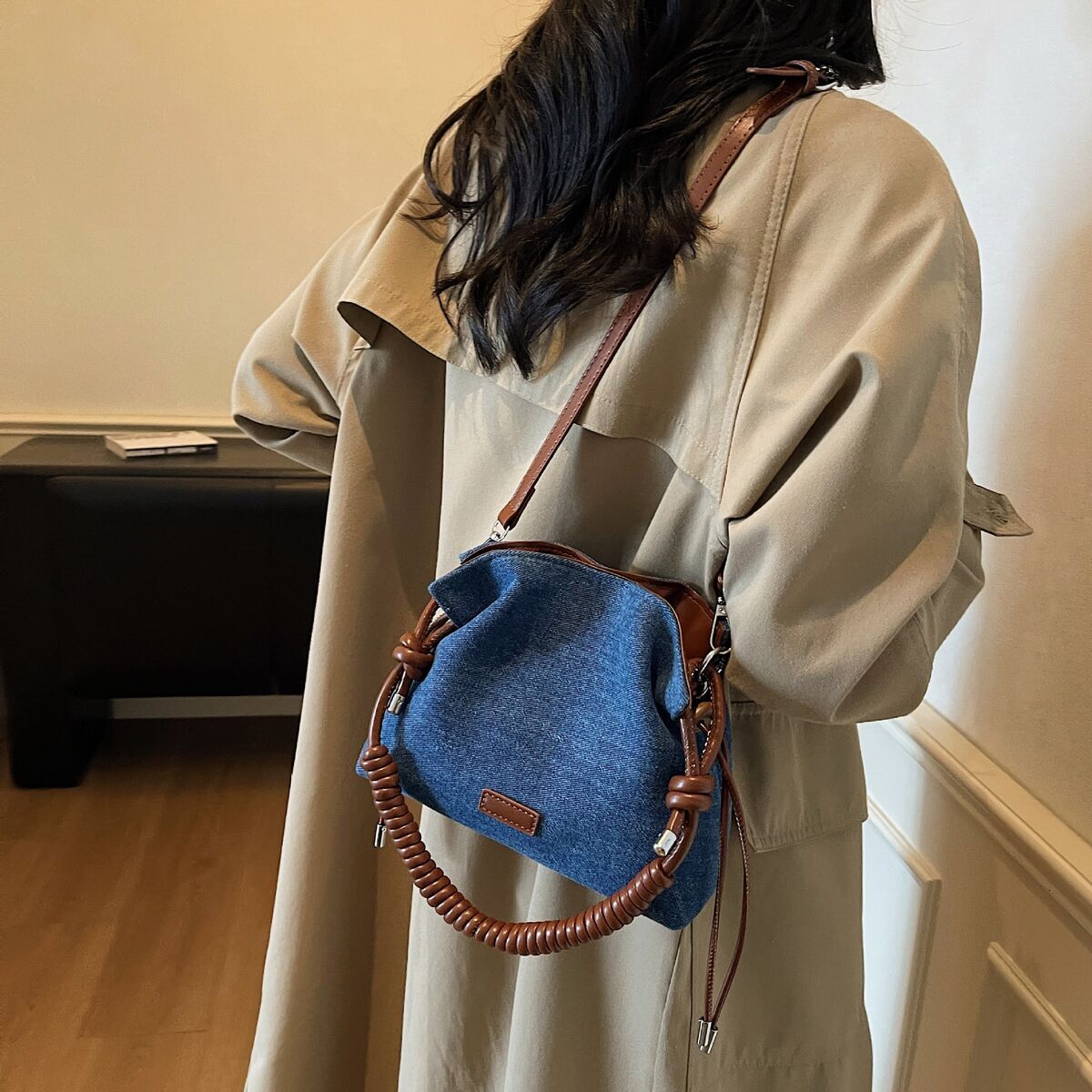 Nanfeng Chio2nd Denim Holiday Bucket Women 2024 New Versatile Shoulder Crossbody Small Bag for All Seasons ddmynov