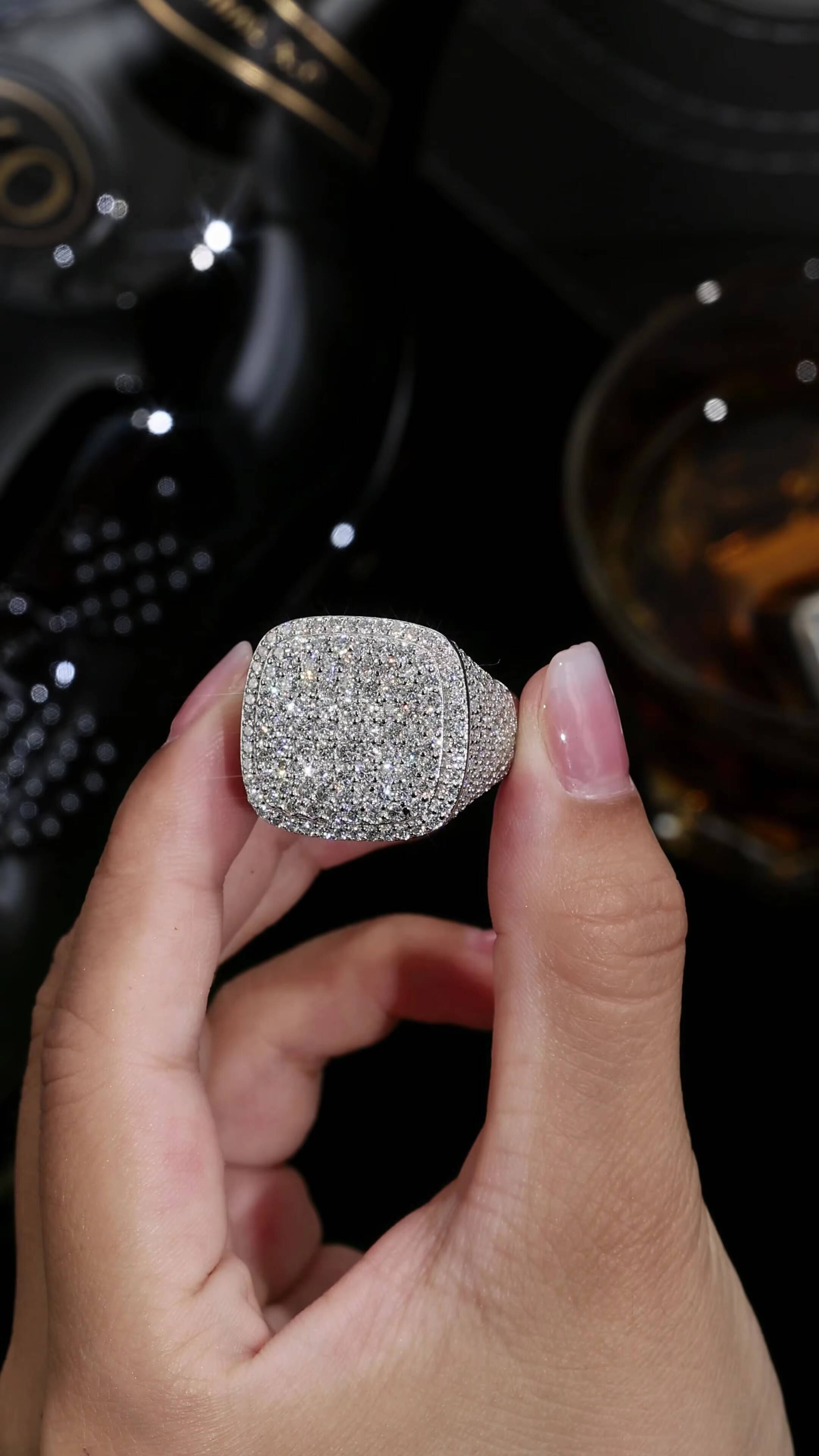 High Quality Hip Hop Jewelry Dubai Luxury Glaring Cool 925 Sterling Silver Iced Out Paved VVS Moissanite Diamond Mens Ring