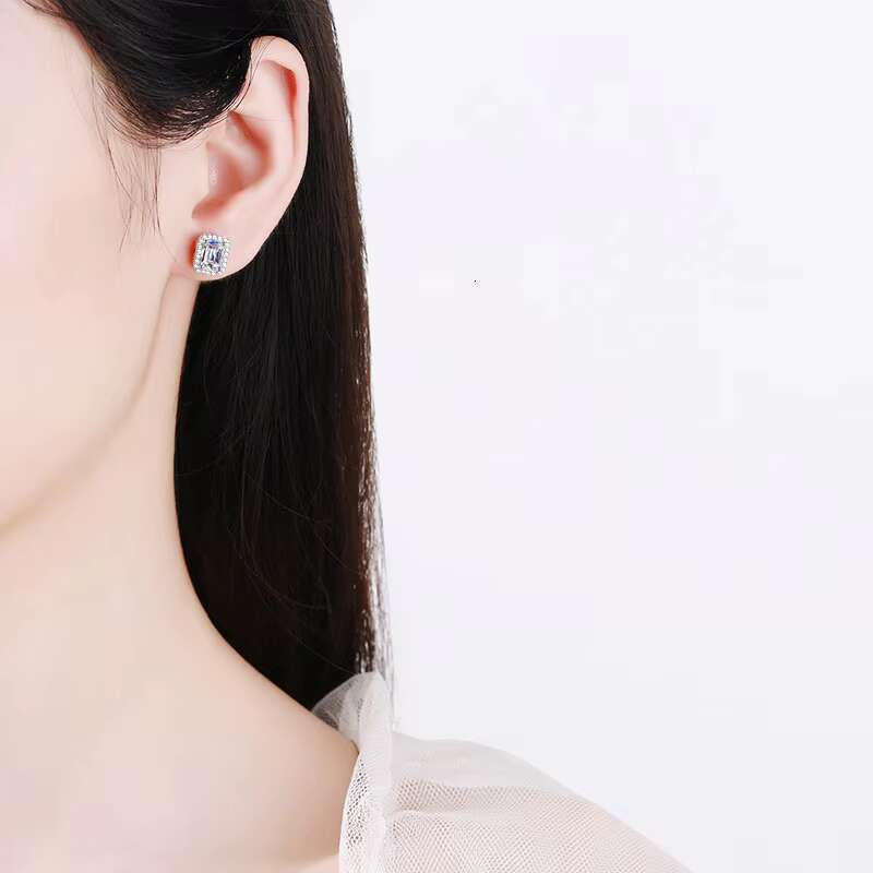 DHcollection Hot Sterg Sier Rectangular Women's Model with Pt950 Gold Plated Earrings, Moissanite Dia Earrings