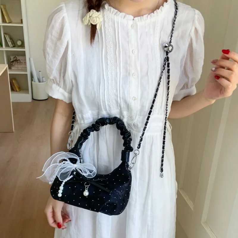 Premium Womens Shoulder Bag In Genuine Leather Famous Designer Handbag Popular Classic Elegant For Daily UseW251117